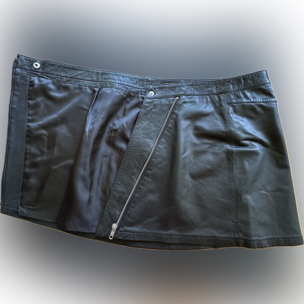 Barney’s New York CO-OP Black Leather Wrap Mini Skirt Medium - Picture 3 of 6